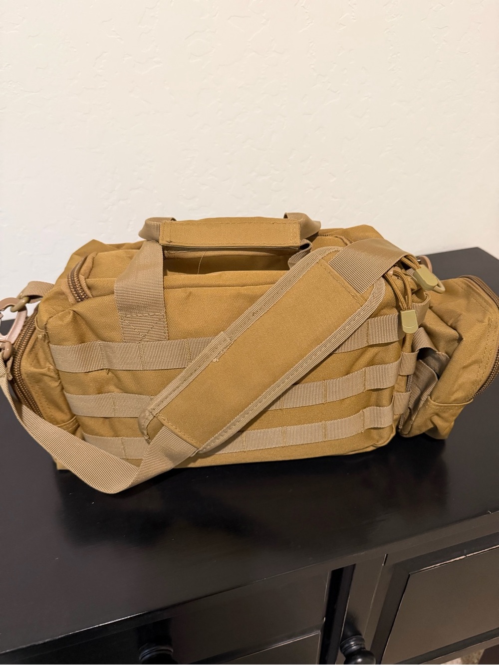 Tactical Carry Shoulder Bag in Tan - Picture 4 of 4